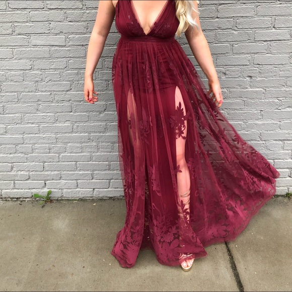 Showpo.💃🏼Size S Marissa Velvet Applique Tulle Plunge Maxi Dress in Wine - Picture 3 of 12